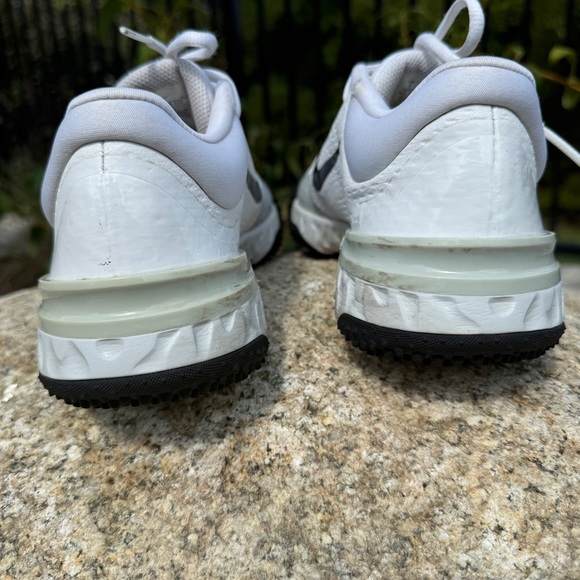 Nike Women's Alpha Huarache Elite 4 Turf Softball Shoes White Size 7 Athletic - Picture 4 of 11